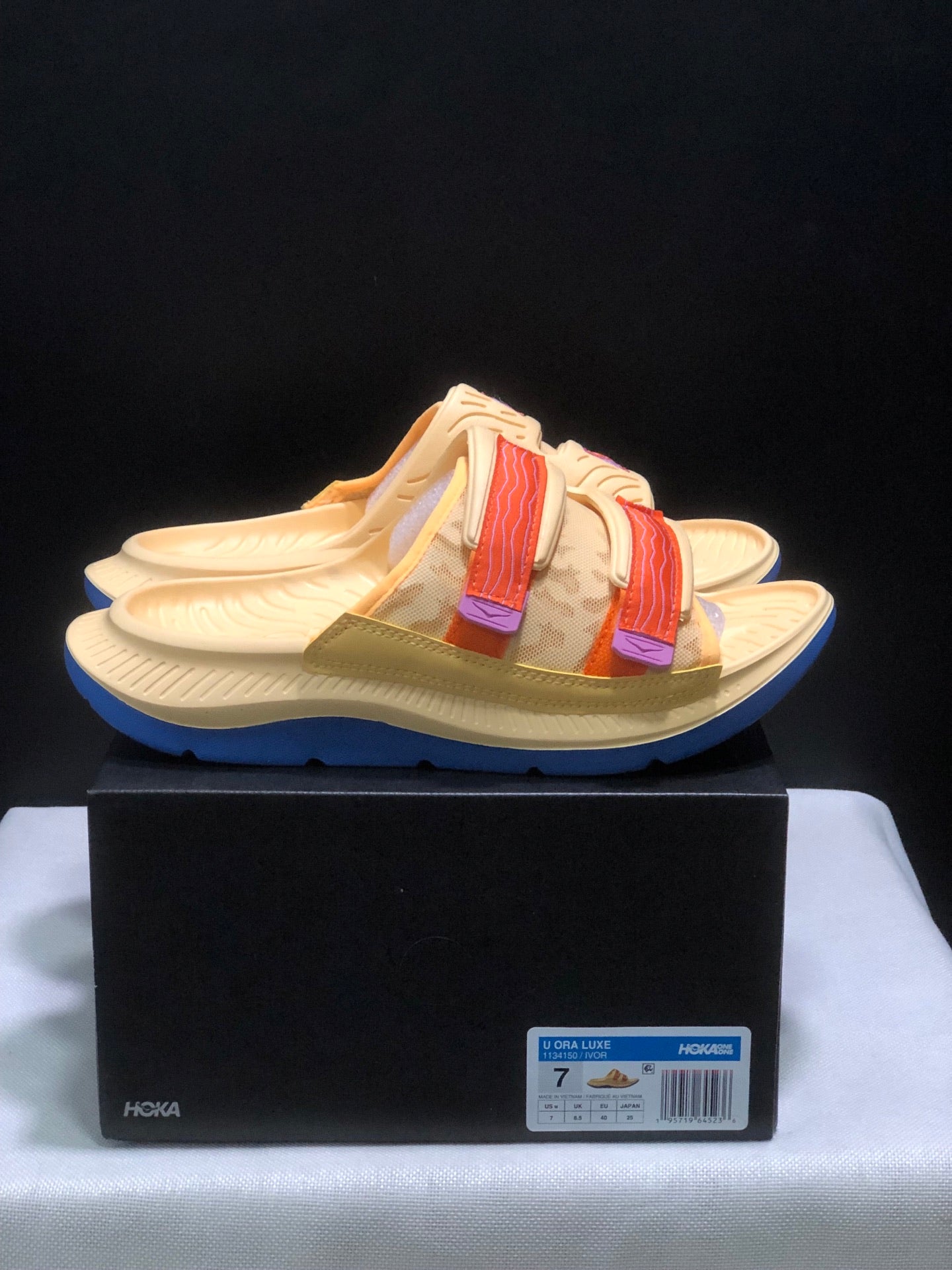 WTAPS x  HOKA ONE ONE ORA Luxe