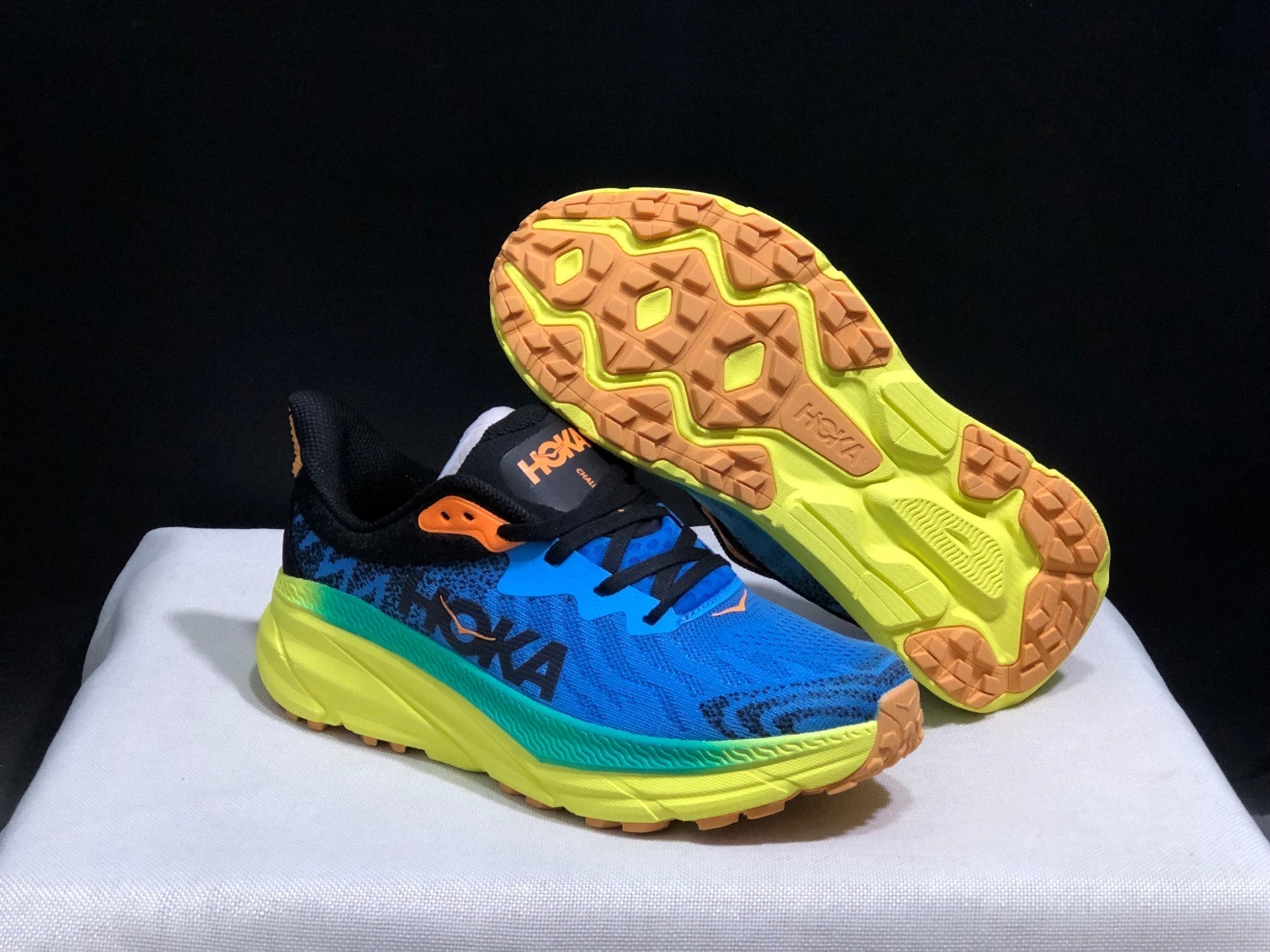 HOKA ONE ONE Challenger 7
